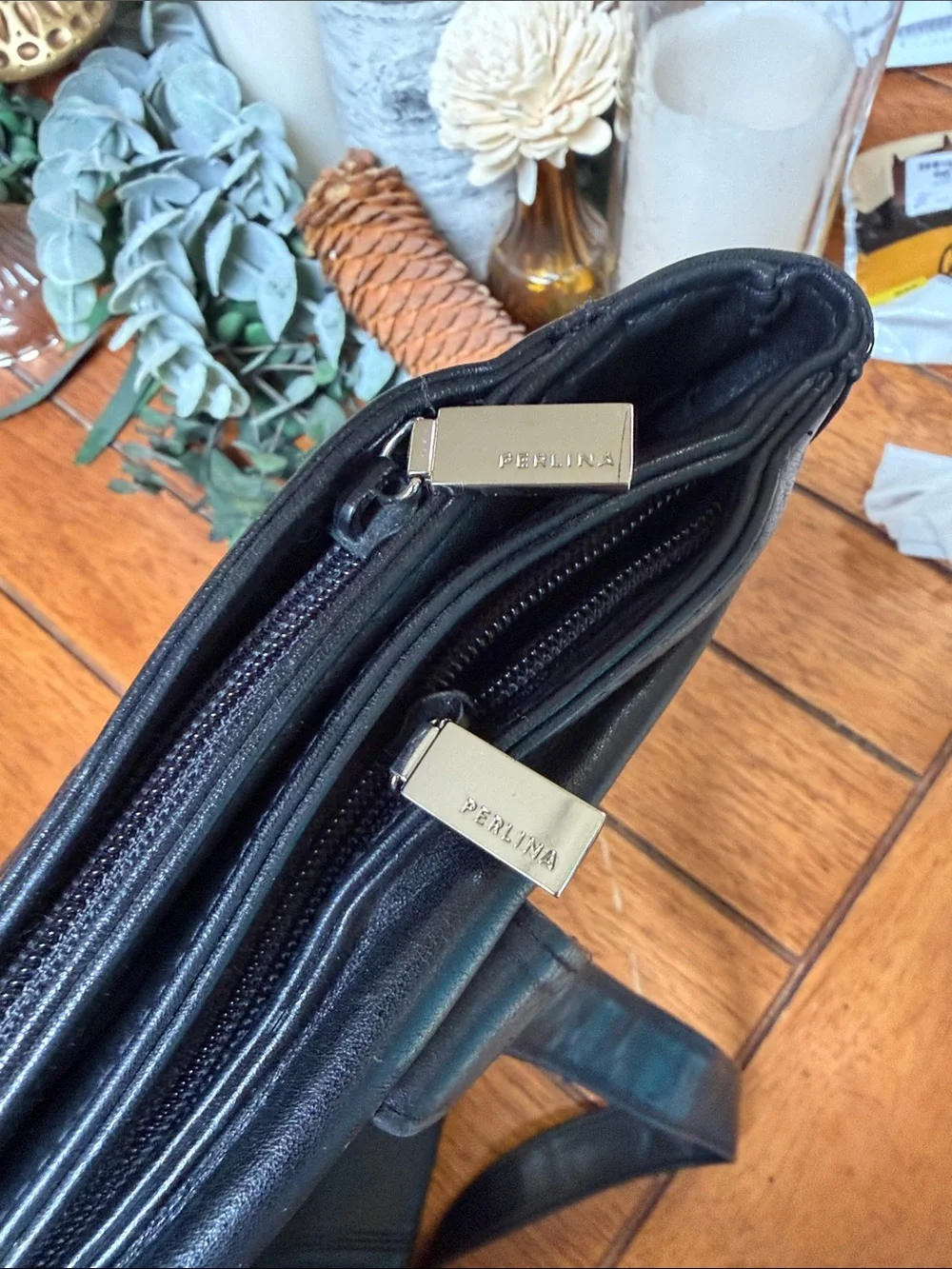 Perlina sleek black